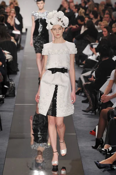 Look 48